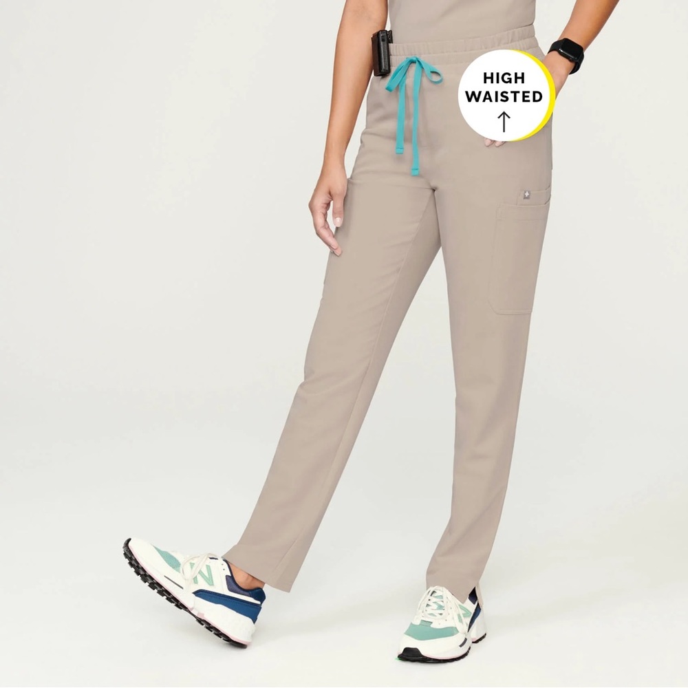 FIGS Boulder Yola™ High Waisted - Petite Skinny Scrub Pants
Size - Small Petite